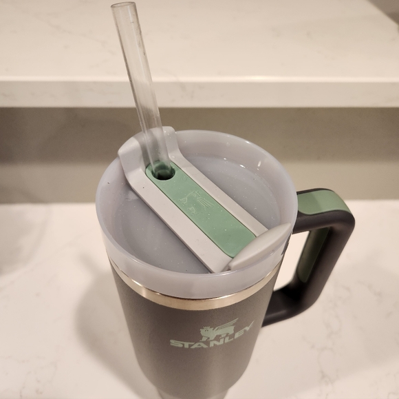 Stanley The Quencher H2.0 Flowstate Tumbler 30 OZ Branded Charcoal Dark Gray - Picture 2 of 6